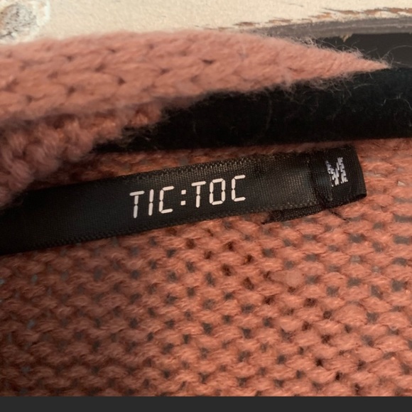 Women Distressed Sweater - Picture 6 of 6